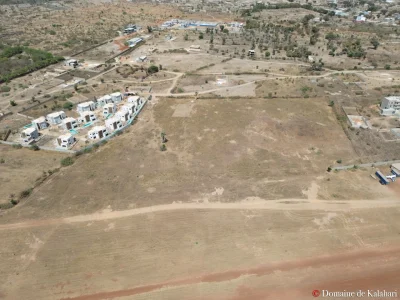 EXTENSION SALY JOSEPH
Nouveau Lotissement avec bail d’État sur TF 1358 M sur 9229 M3
Derrière le Domaine de Kalahari, proche de l'École Française et de toutes commodités